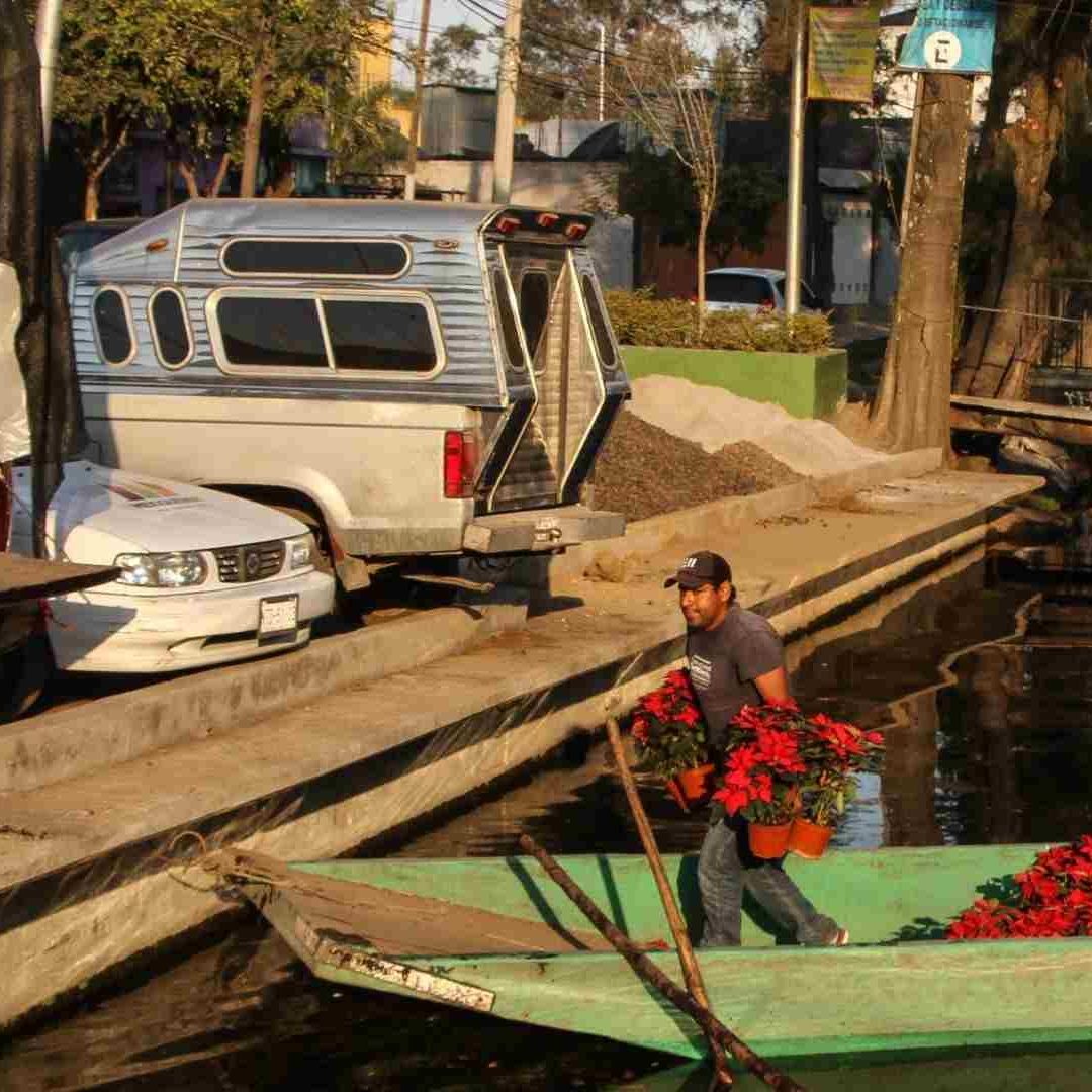 Los canales de Xochimilco se están secando por el aumento de población en los alrededores