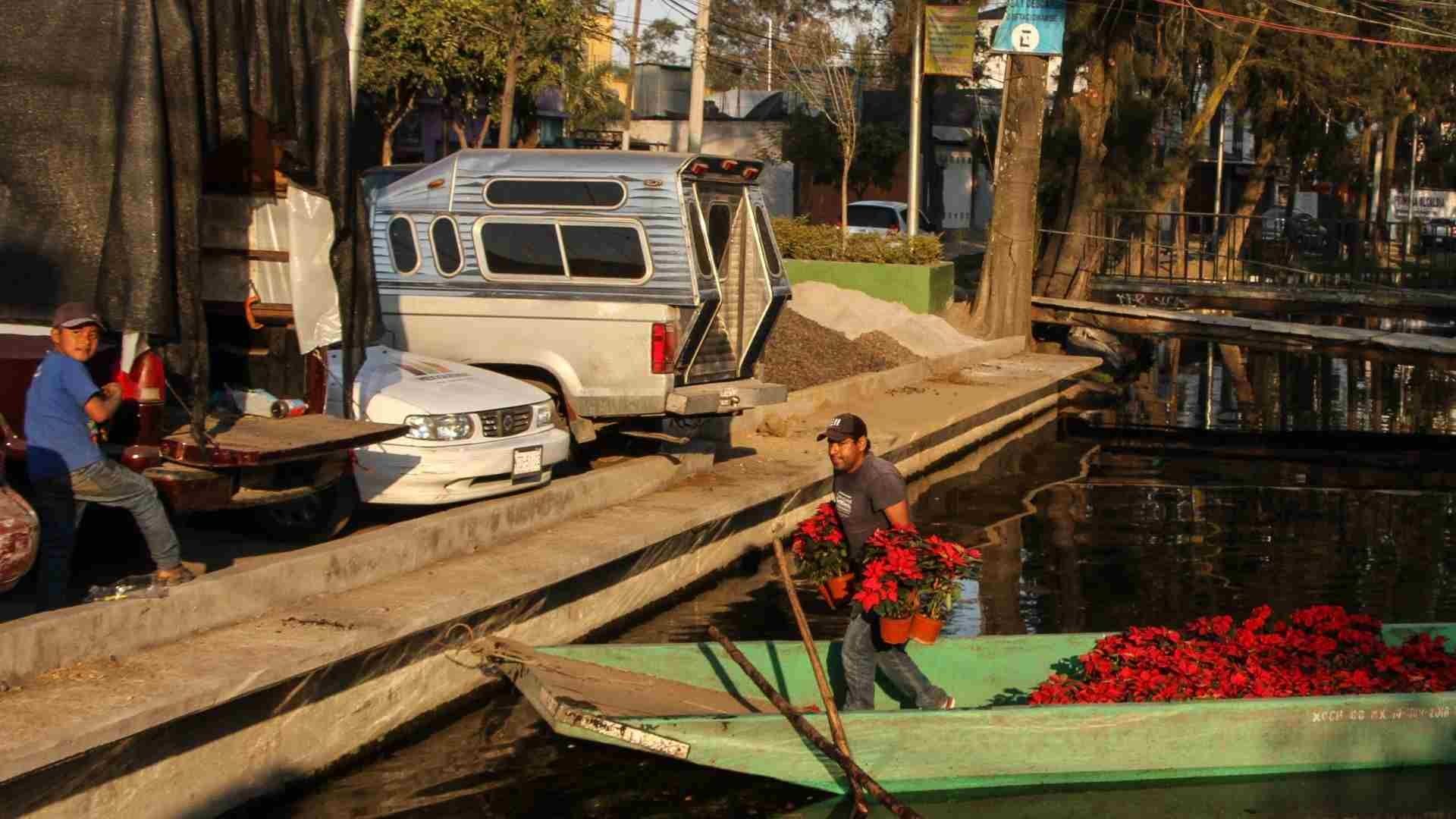 Los canales de Xochimilco se están secando por el aumento de población en los alrededores