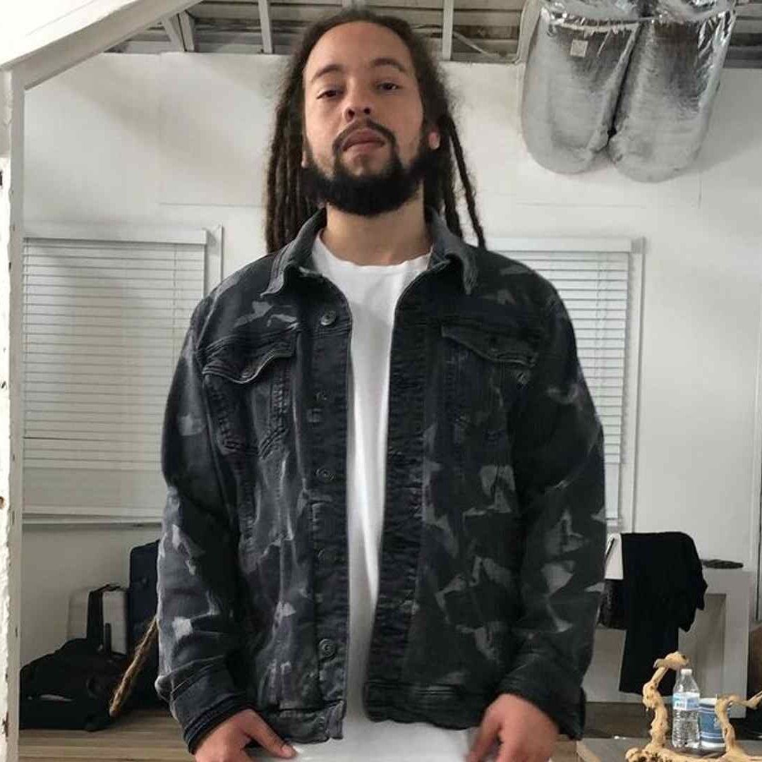 "Jo" Mersa Marley, nieto de la leyenda del reggae Bob Marley (1945-1981) y músico como él, falleció en Miami el 27 de diciembre de 2022, martes, a los 31 años.