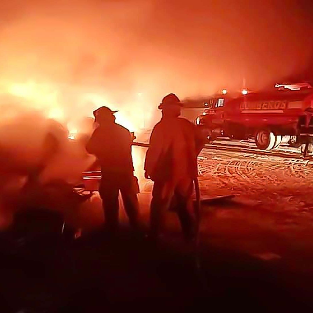 Incendian vehículos pesados en Guerrero