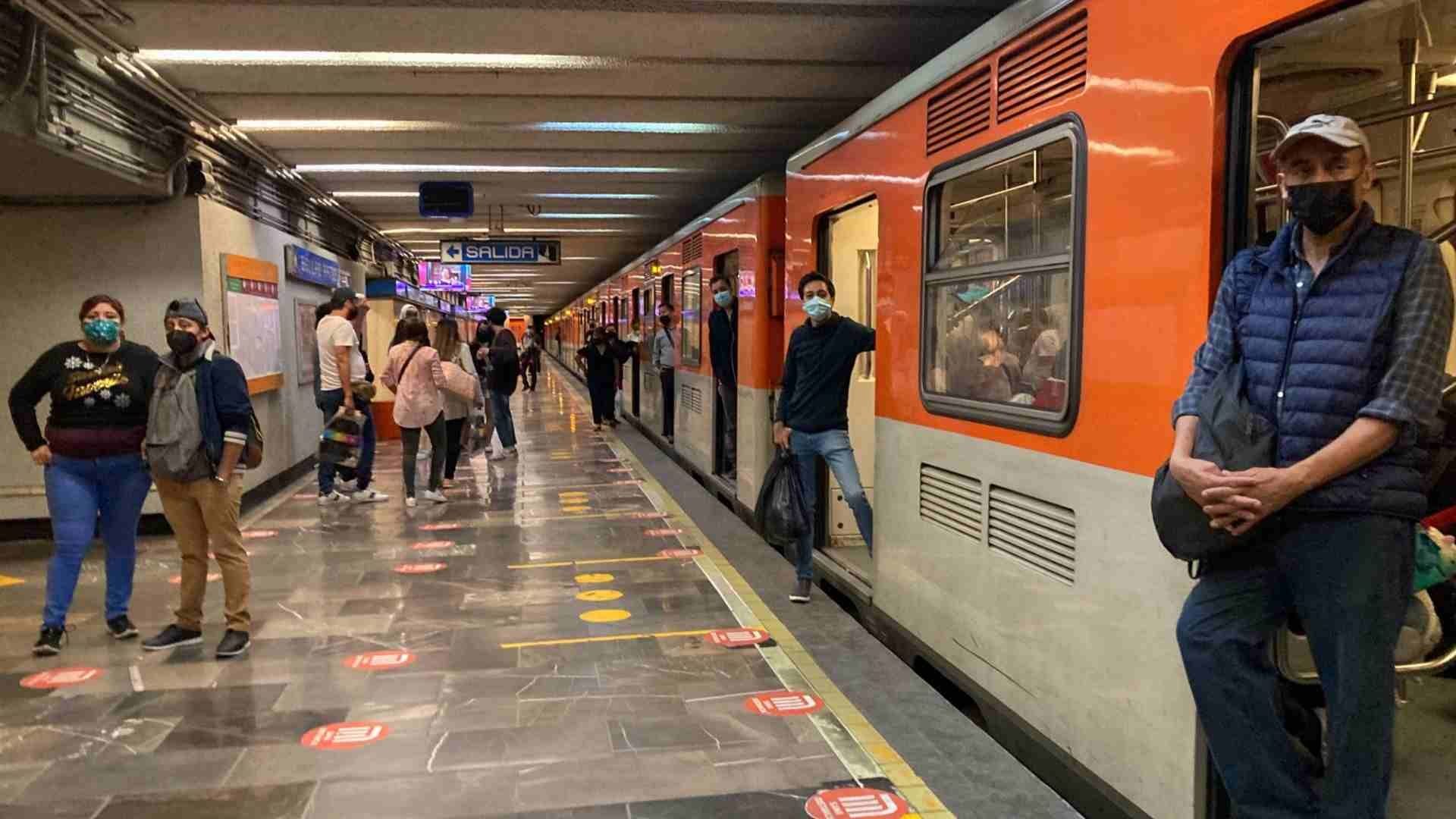El Metro de la CDMX puede emitir a la ciudadanía una constancia por retrasos en su servicio