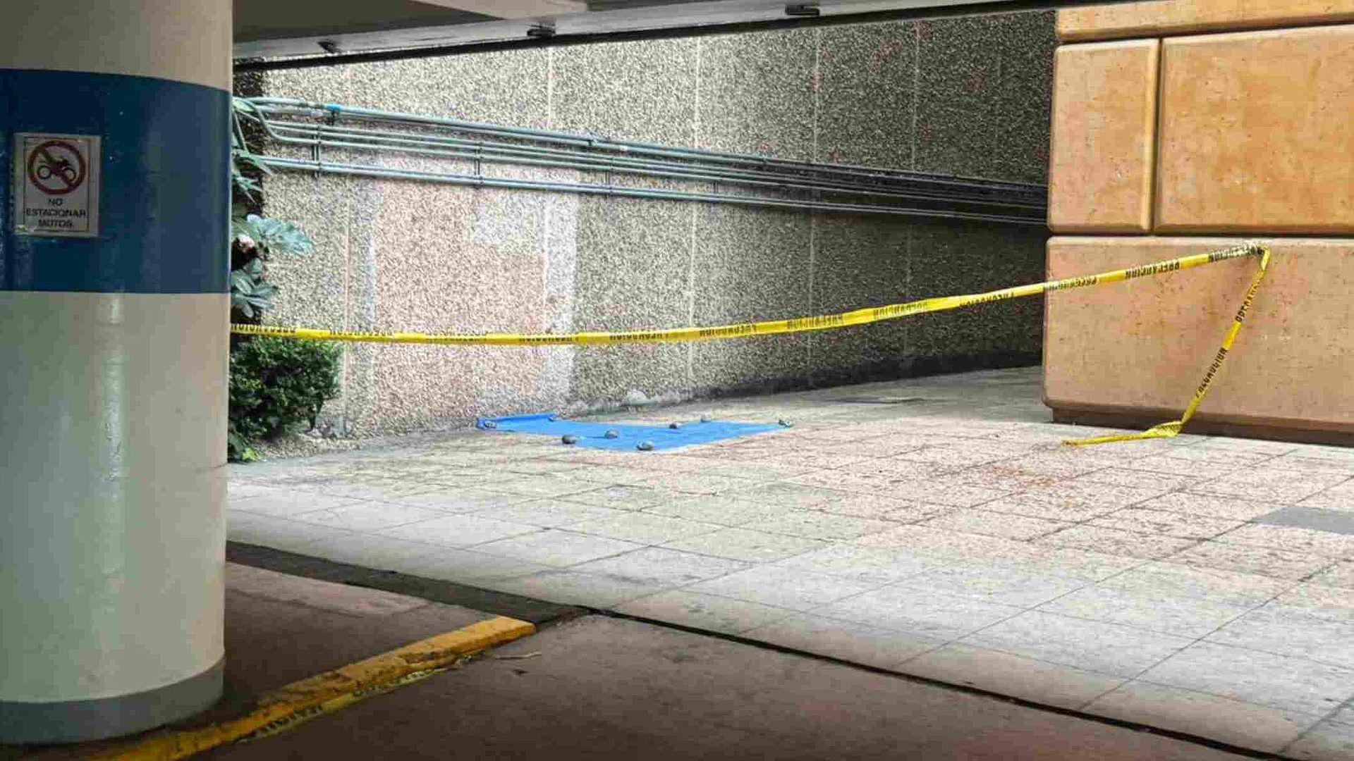 Hombre Muere en Centro Comercial de Santa Fe, CDMX, tras Caer de un ...