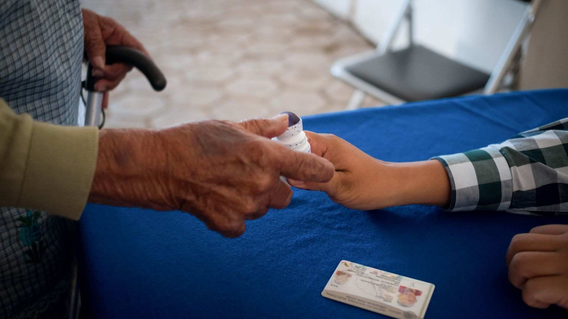 A las 18.00 horas fueron cerradas las casillas, comenzó el conteo de votos y se instaló el Programa de Resultados Electorales Preliminares.