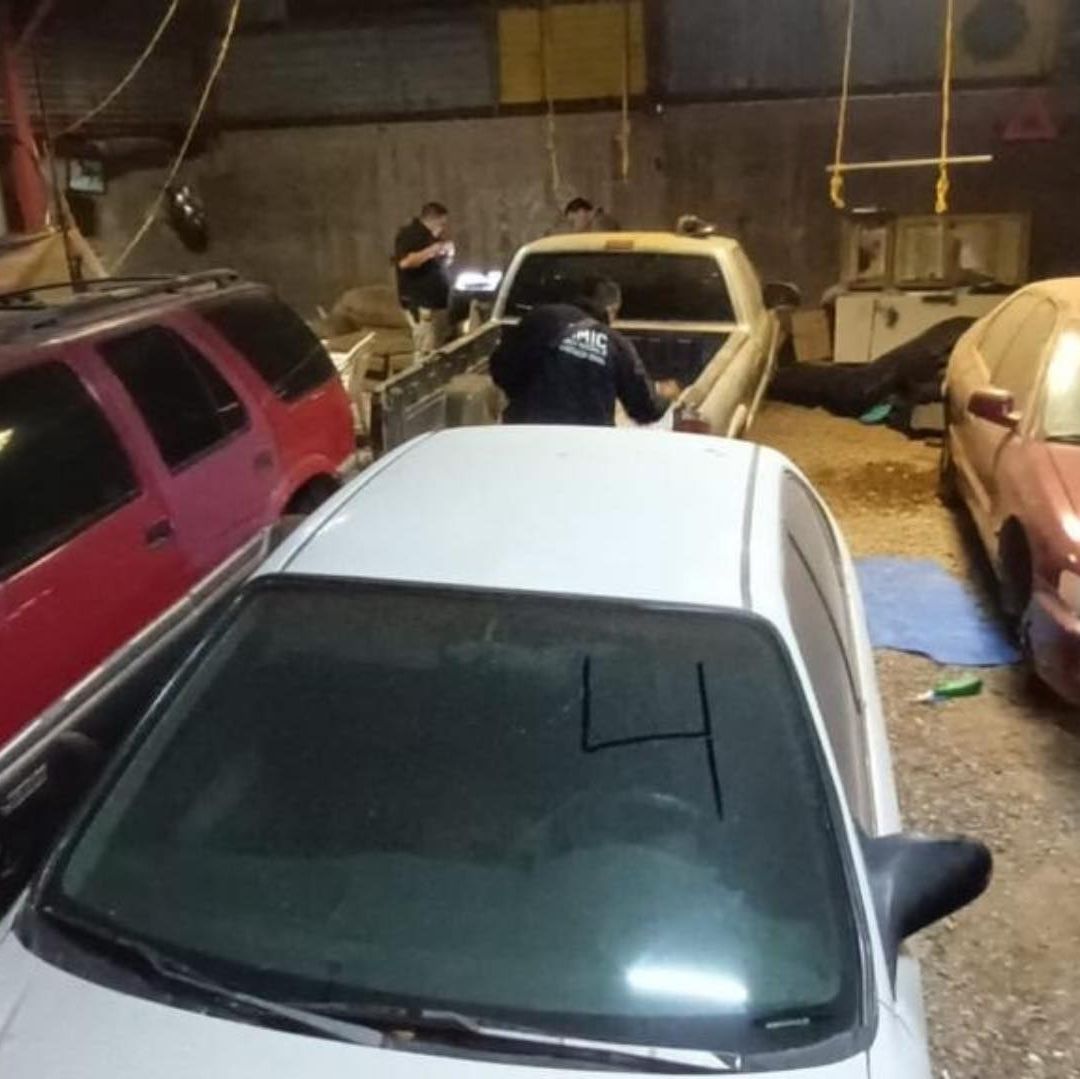 Encuentran en Taller de Auto - Detallado Siete Carros con Reporte de Robo en Hermosillo