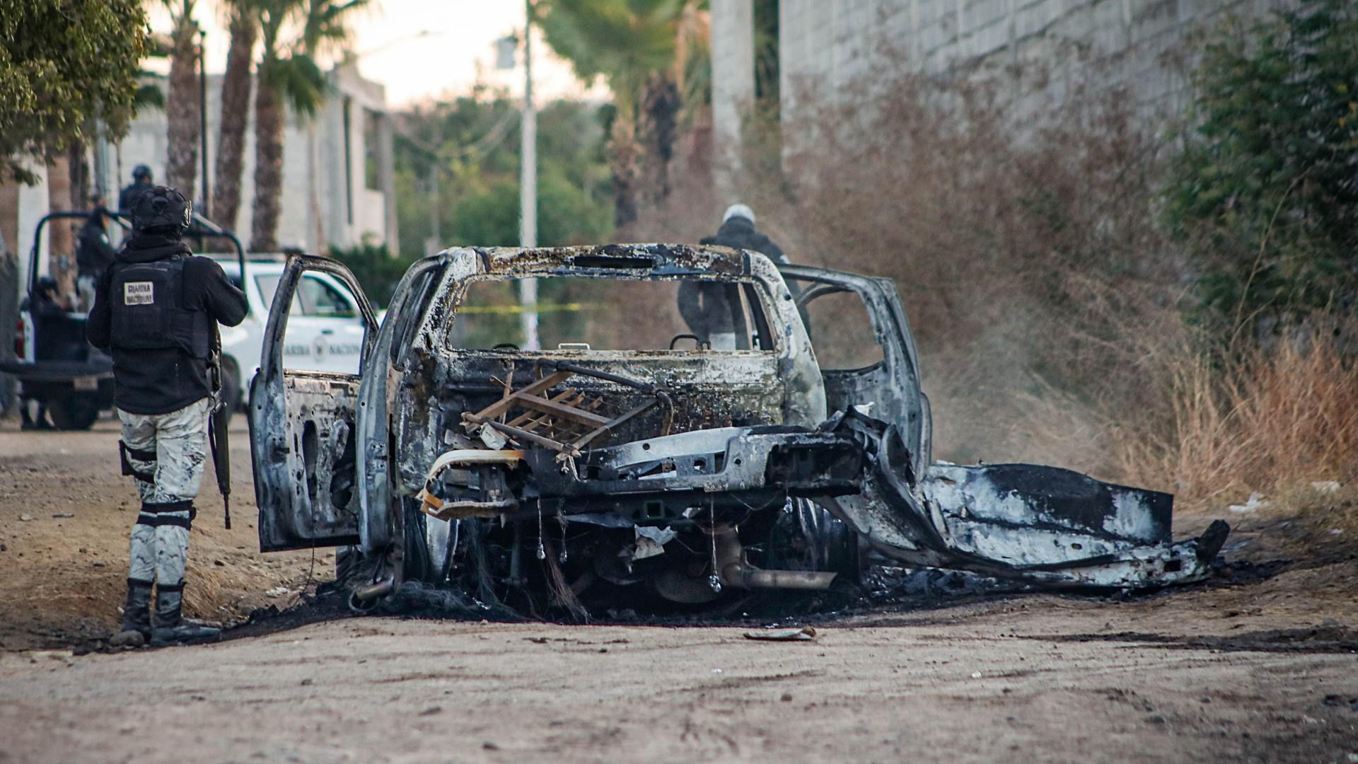 Fotos | Camioneta que Explotó en Culiacán, Sinaloa, Traía Una Barret