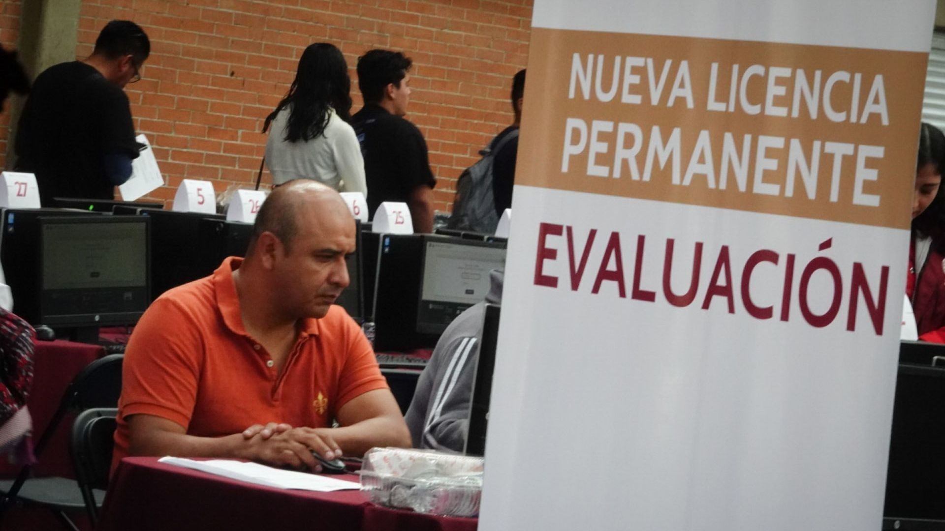 La SEMOVI habilitó la página web para que las personas tramiten la licencia permanente en CDMX en línea por primera vez