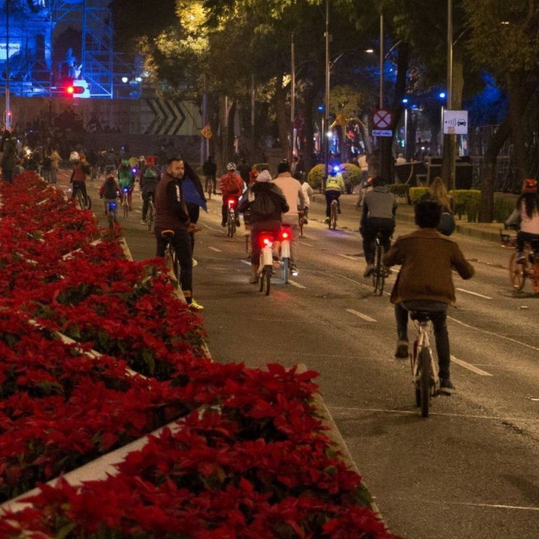 Prepara tu Bici para un Paseo Navideño Nocturno en la CDMX