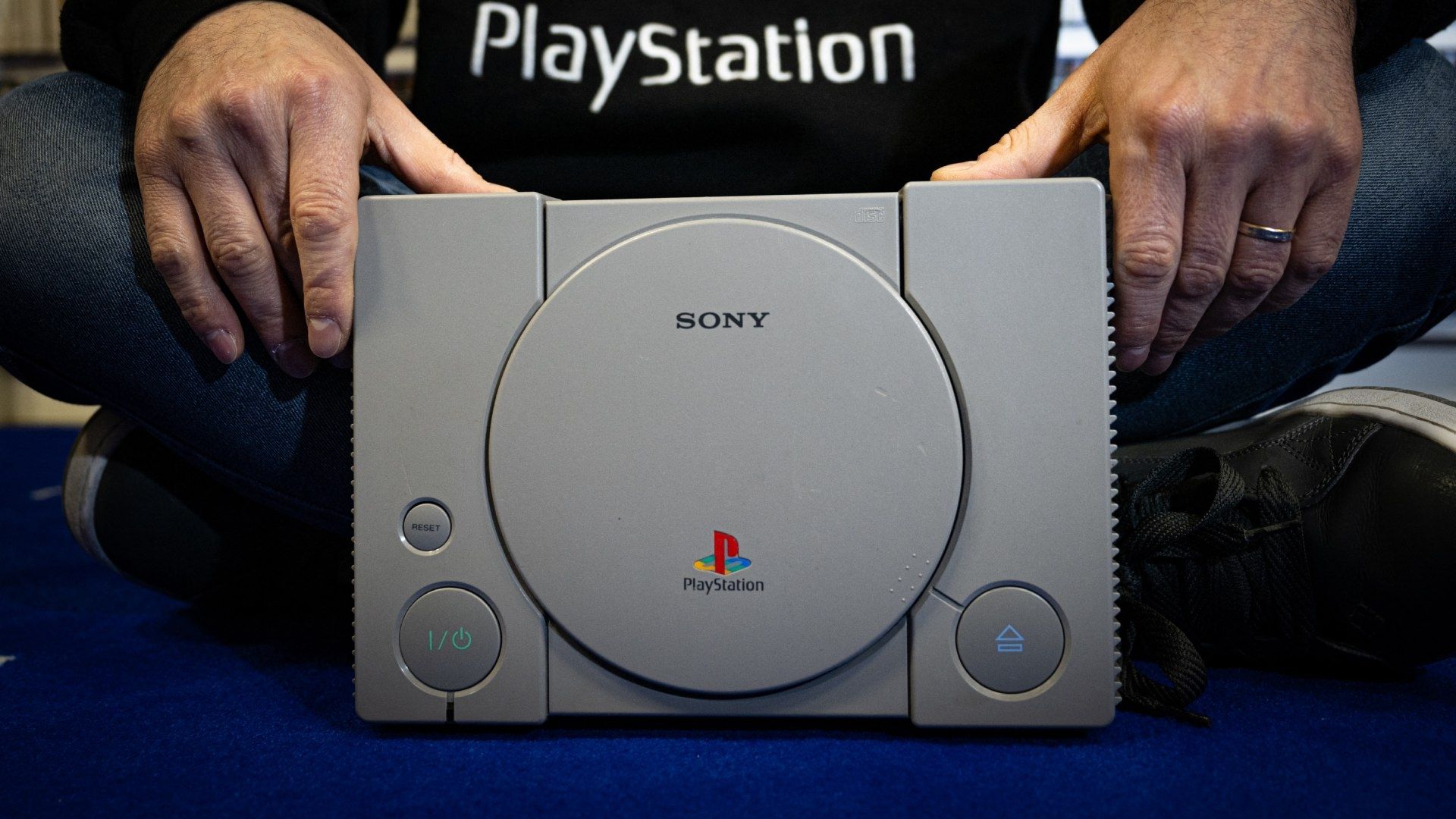 "Gracias por 30 Años de Juegos": PlayStation Cumple Tres Décadas de Éxito Mundial
