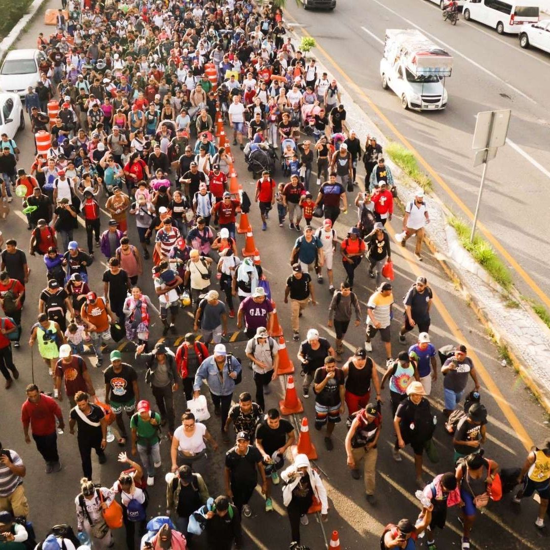 Los migrantes piden ayuda a las autoridades para poder llegar a la CDMX.