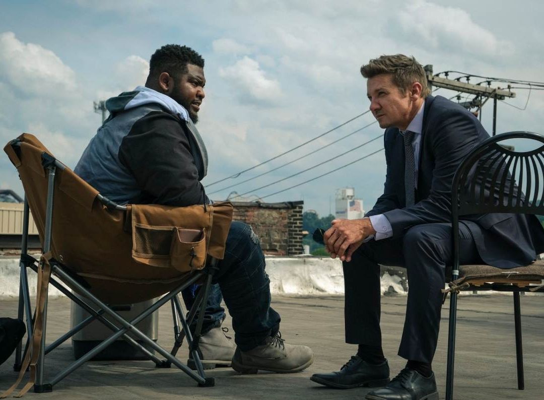 Jeremy Renner se recupera tras sufrir grave accidente.
