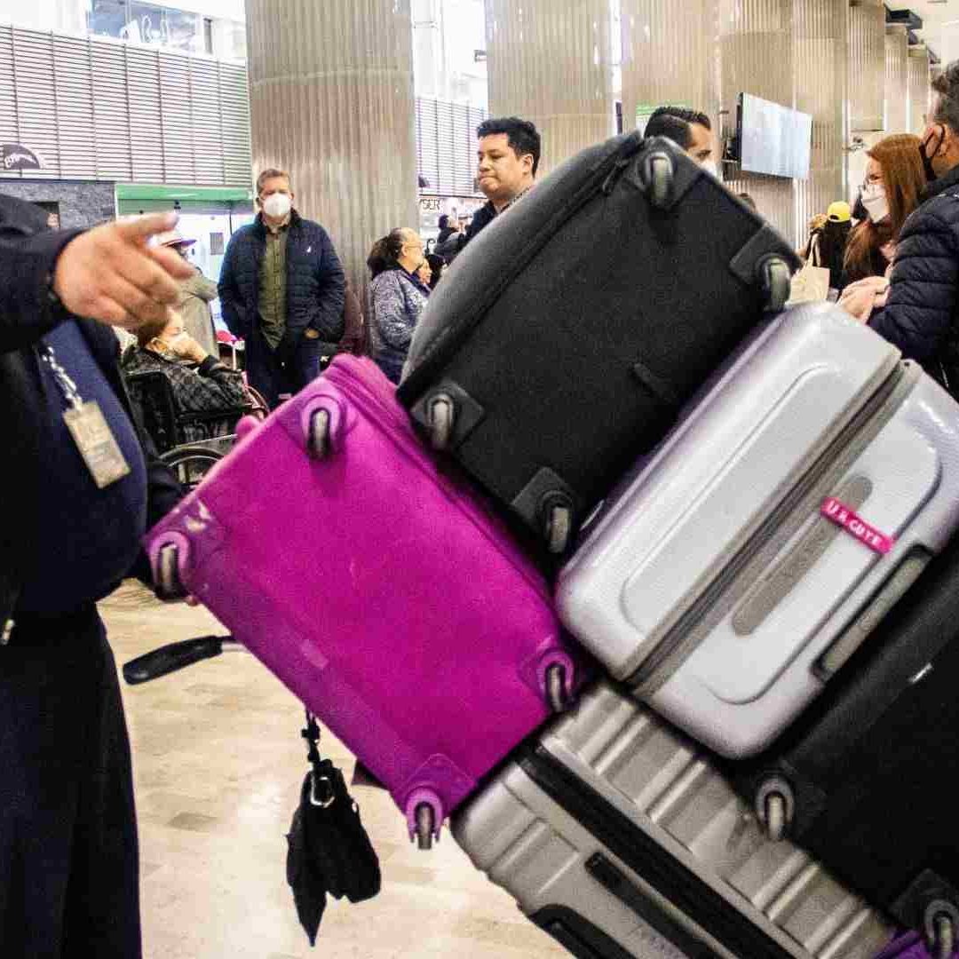 Profeco: ¿Qué hacer si una aerolínea pierde o daña tu equipaje?