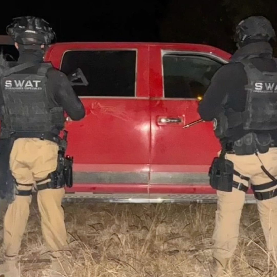 Elementos de SWAT con vehículo asegurado