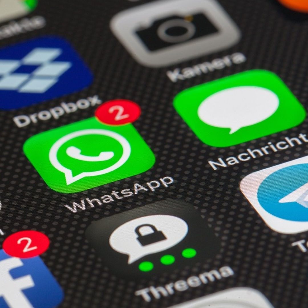 ¿Cómo puedo evitar el robo de identidad a través de WhatsApp?