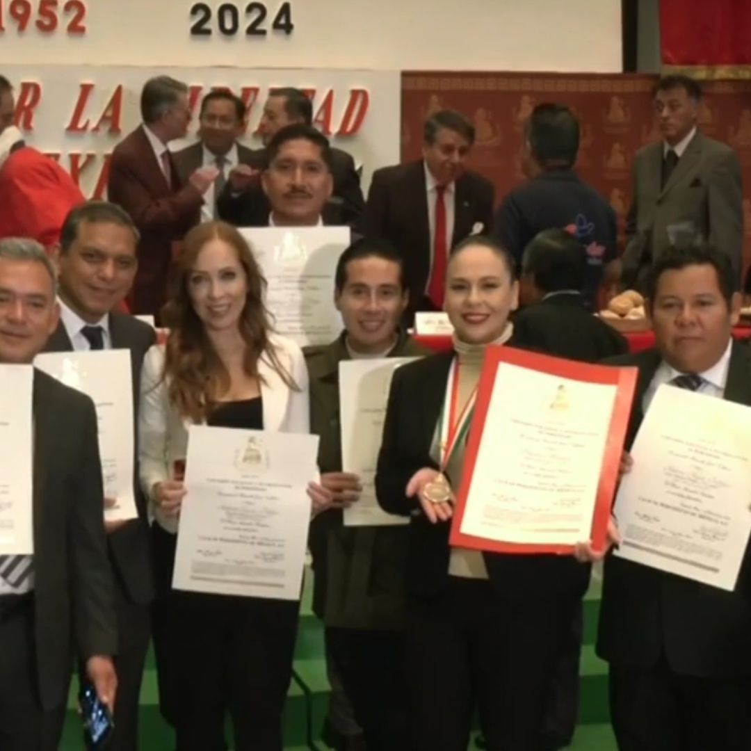 Reciben 15 Integrantes de N+ Premio Nacional de Periodismo