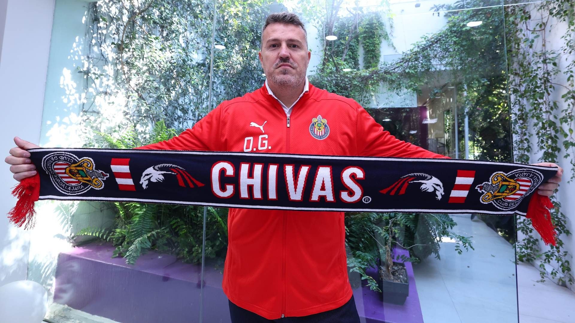 Nuevo Técnico de Chivas Dice que Su Equipo Es como Real Madrid o Barcelona por su Grandeza