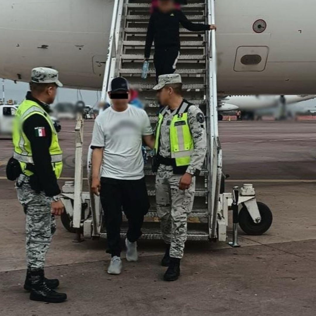 Él es el detenido por intentar desviar avión de Volaris hoy 8 de diciembre de 2024