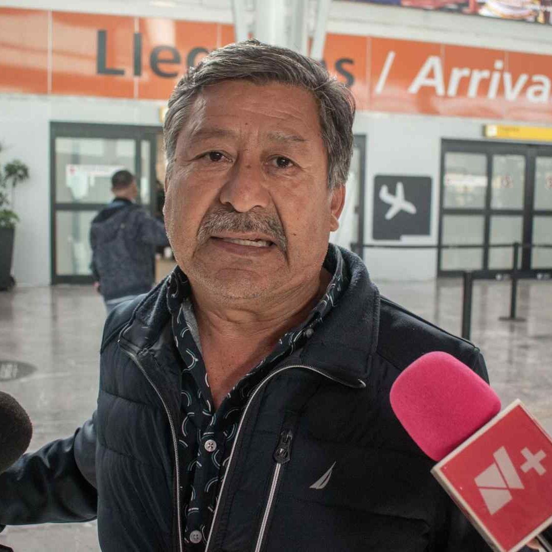 Jesús narra cómo logró contener a un presunto secuestrador de un vuelo de Volaris.