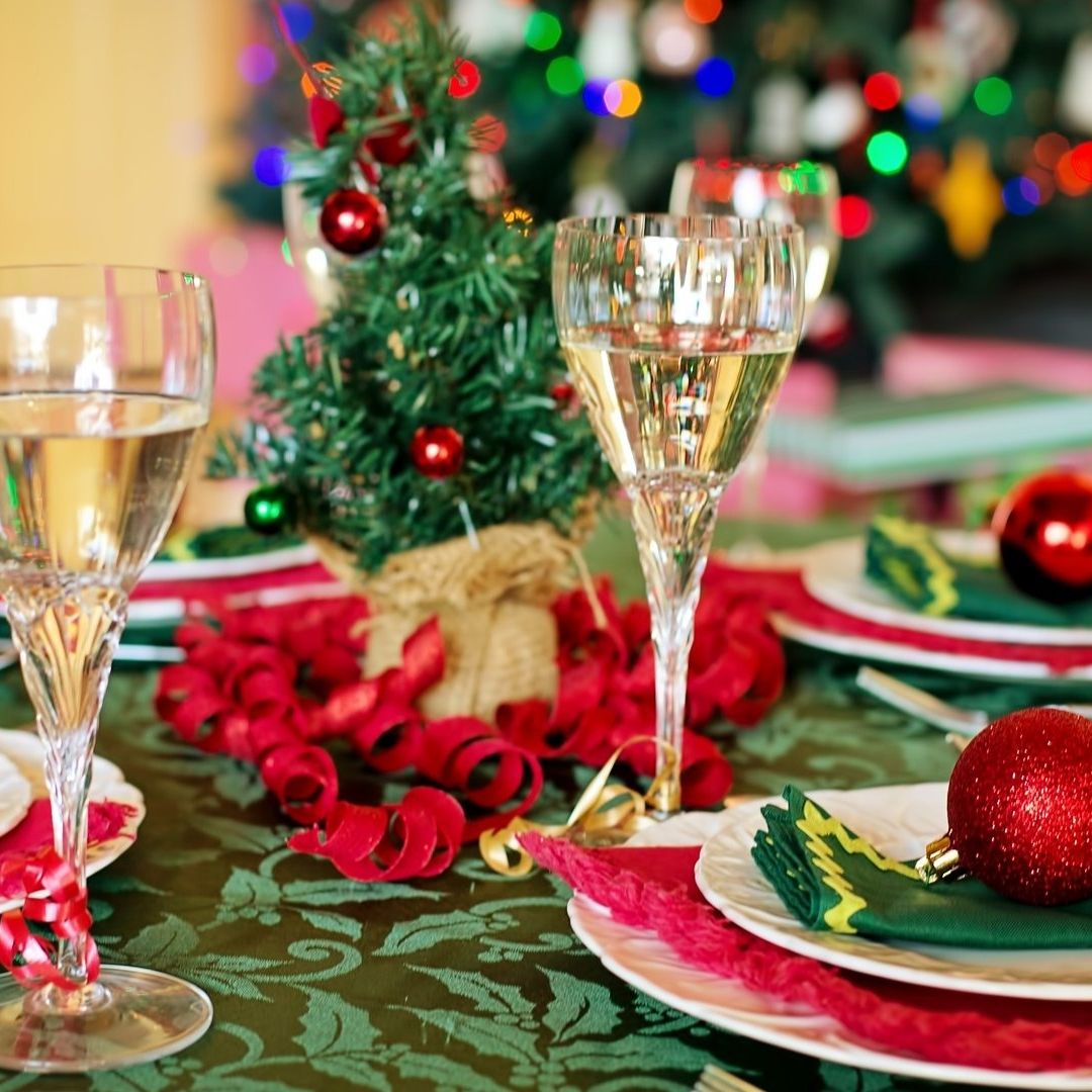 Influencer Muere Durante la Comida de Navidad de su Empresa; Esto Pasó