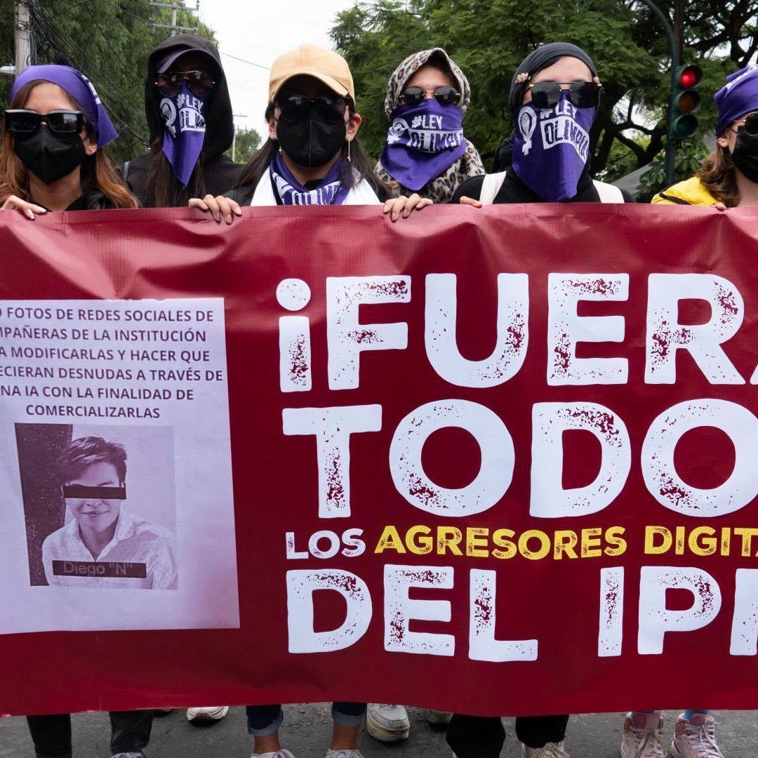 Protesta por los casos de violencia digital de Diego 'N', quien era alumno del IPN