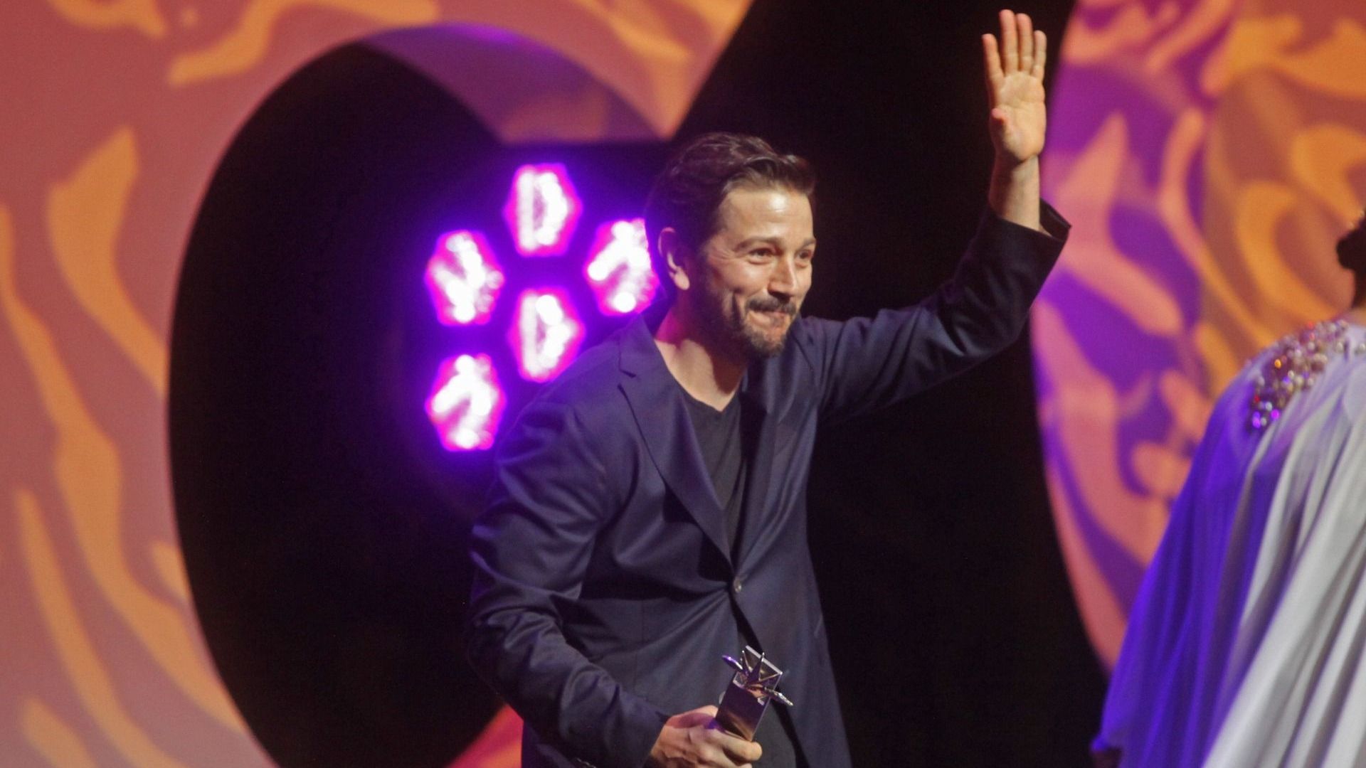 Diego Luna está nominado en la categoría Mejor Actor de Reparto para los Golden Globes 2025