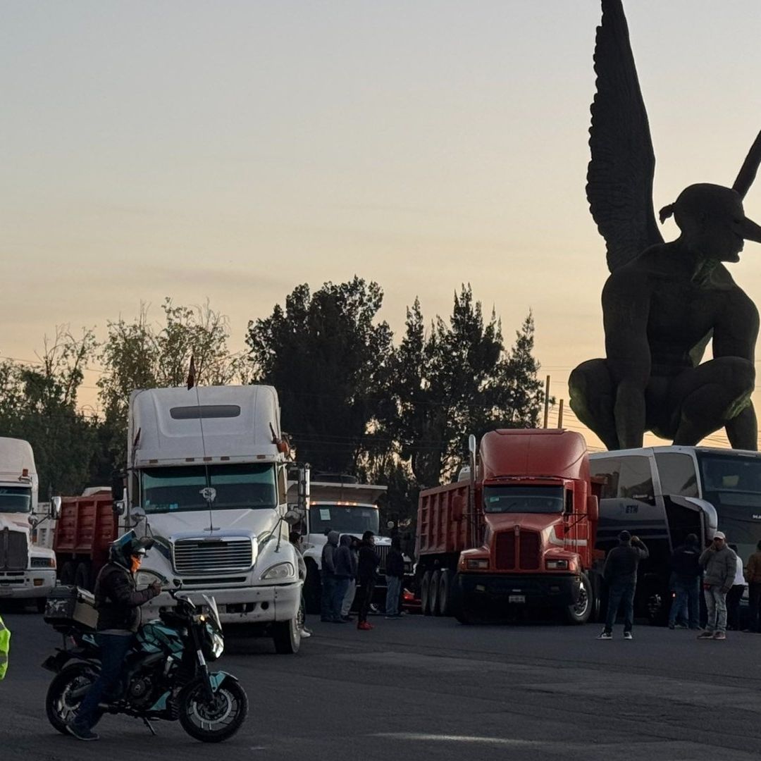 Transportistas paralizan la autopista México-Pachuca hoy, 9 de diciembre de 2024. Foto: Itzel Cruz Alanís | N+