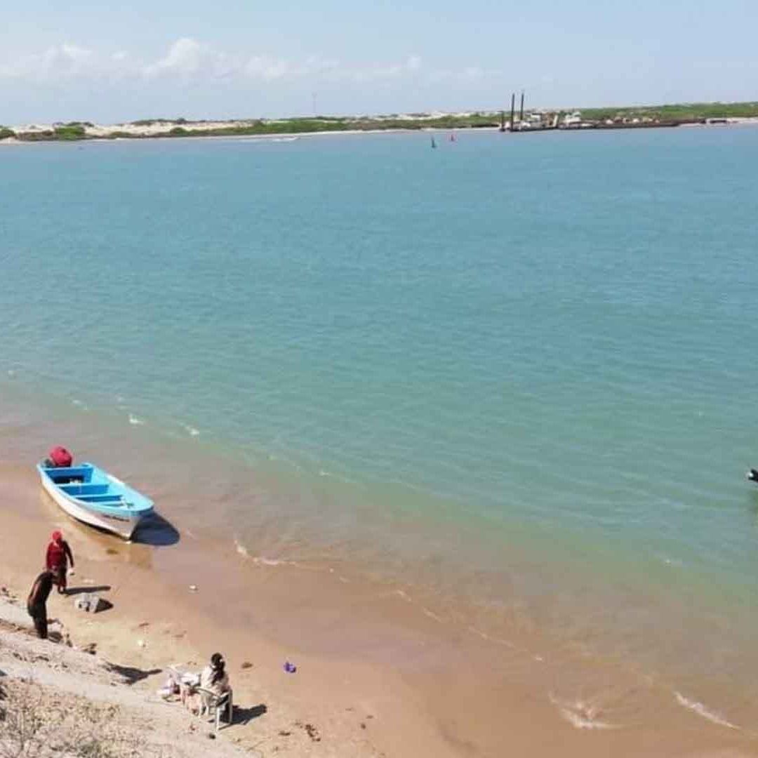 Buscan a Pescador Desaparecido tras Accidente de Lancha en la Laguna Madre