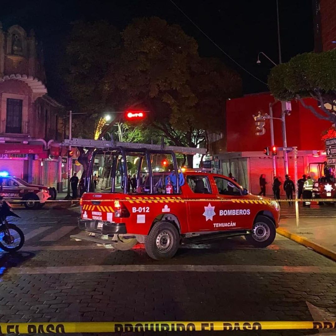 Padre e hijo disparan contra empleados de un bar en Tehuacán, Puebla.