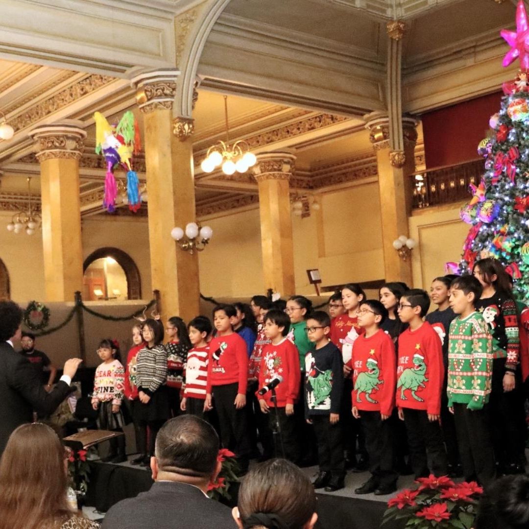 Santa y Reyes Magos Abren Sucursal en la CDMX: Lleva Tu Carta al Palacio Postal