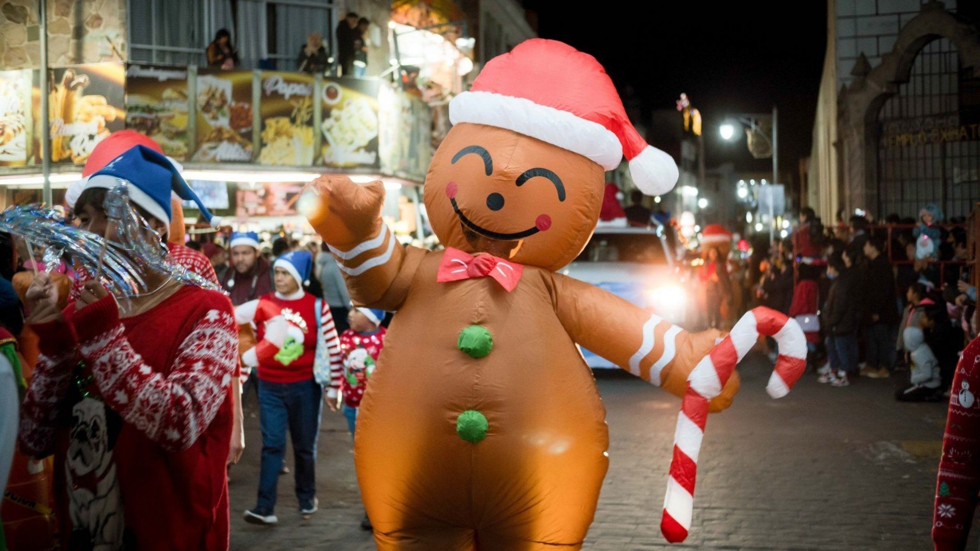 25 Frases para desear Feliz Navidad 2024 mensajes navideños para enviar a amigos