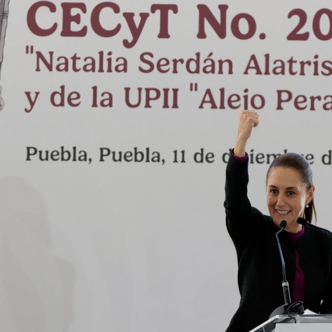 Claudia Sheinbaum reiteró en Puebla que el Estado tiene la obligación de proveer educación.