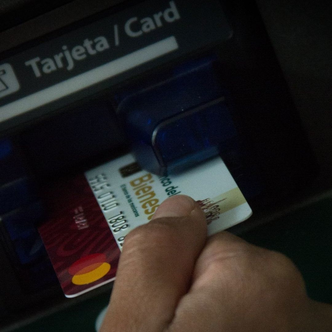 El Banco del Bienestar recomienda memorizar el NIP de la tarjeta, pero es normal que la gente lo olvide. Esto puedes hacer