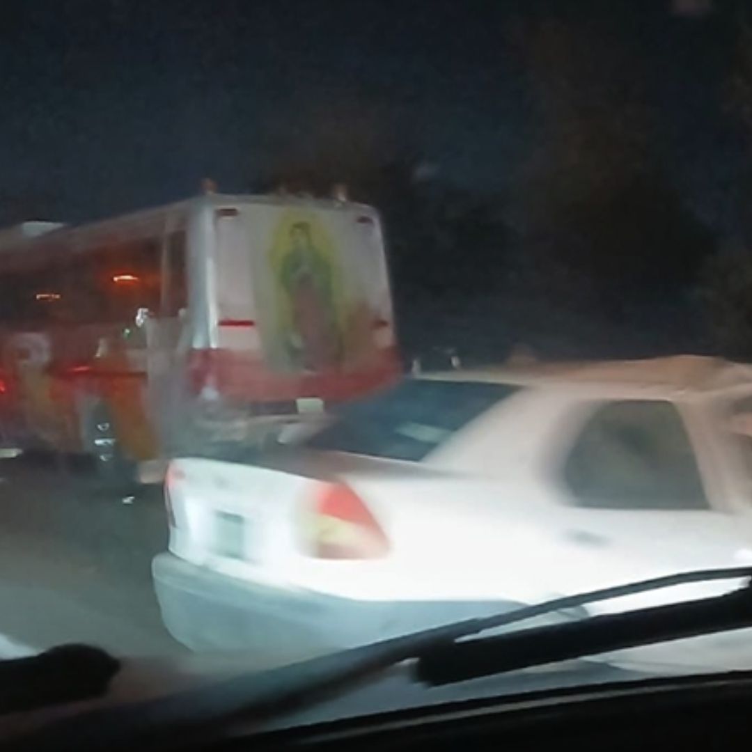 Seis Lesionados por Choque de Autobús con Peregrinos en la Autopista México-Puebla