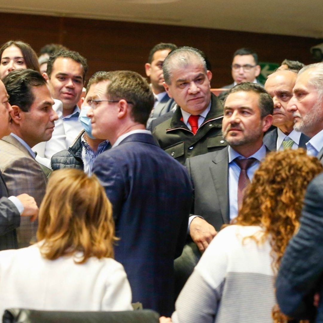 Mario Vázquez Denuncia Agresión en el Senado; Miguel Ángel Yunes Márquez lo Llama "Llorón"