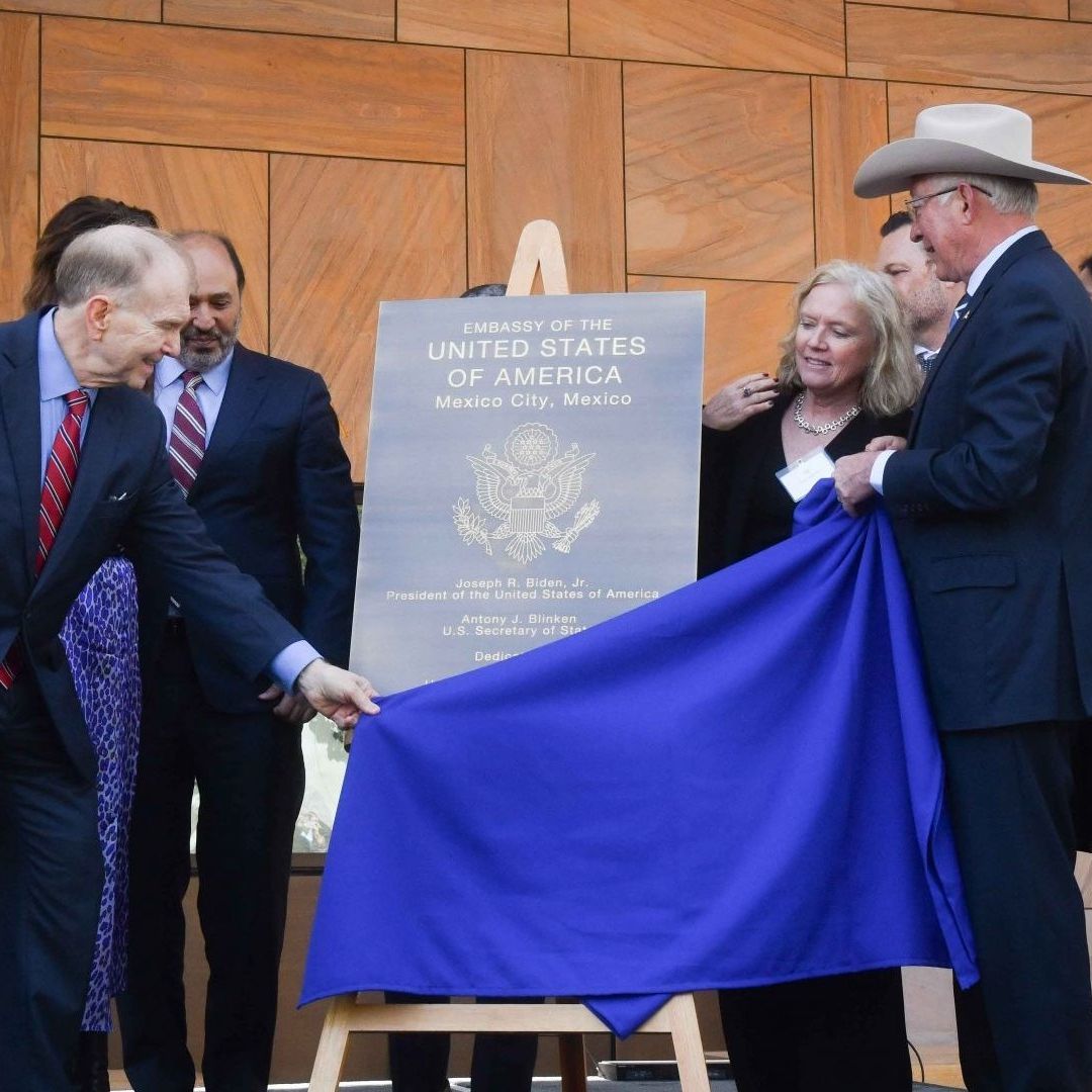 Develación de placa en la nueva sede de la embajada de Estados Unidos en México