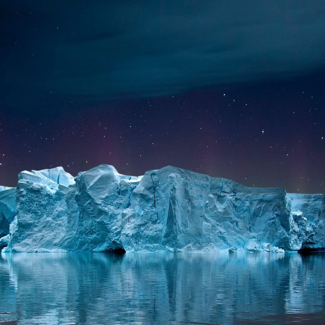 Cuánto mide y dónde está el iceberg a-23a, el más grande del mundo