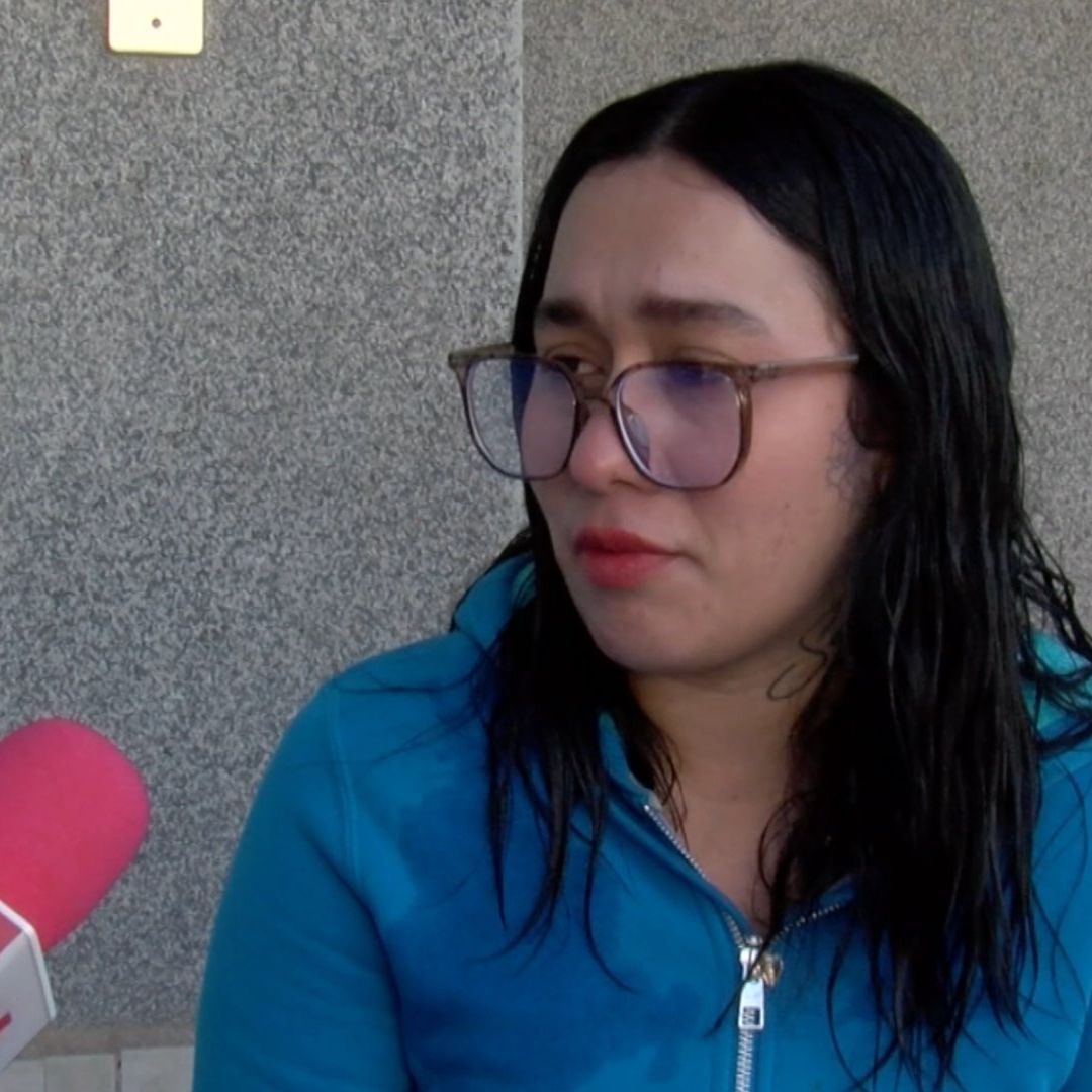Mujer pide ayuda para ver a su hija; es víctima de violencia vicaria.