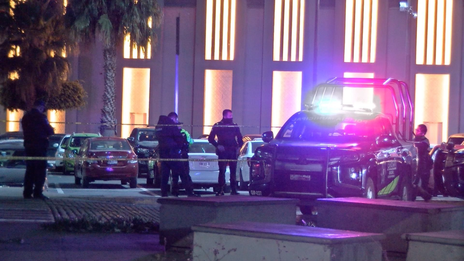 Balacera Contra un Auto en el Estacionamiento de Plaza en La Noria de Puebla