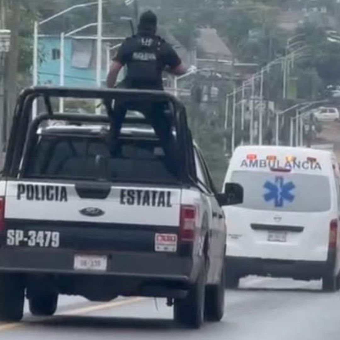 Dos elementos de la Policía Estatal de Veracruz resultaron lesionados con arma de fuego, tras un enfrentamiento a balazos con presuntos delincuentes en la comunidad de Almagres en Sayula de Alemán.