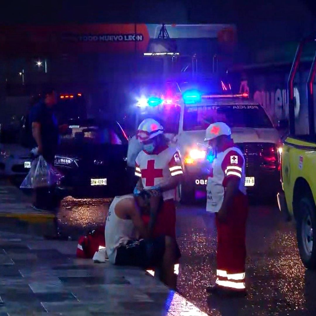 Elementos de la Cruz Roja atendieron en primera instancia las heridas de la víctima