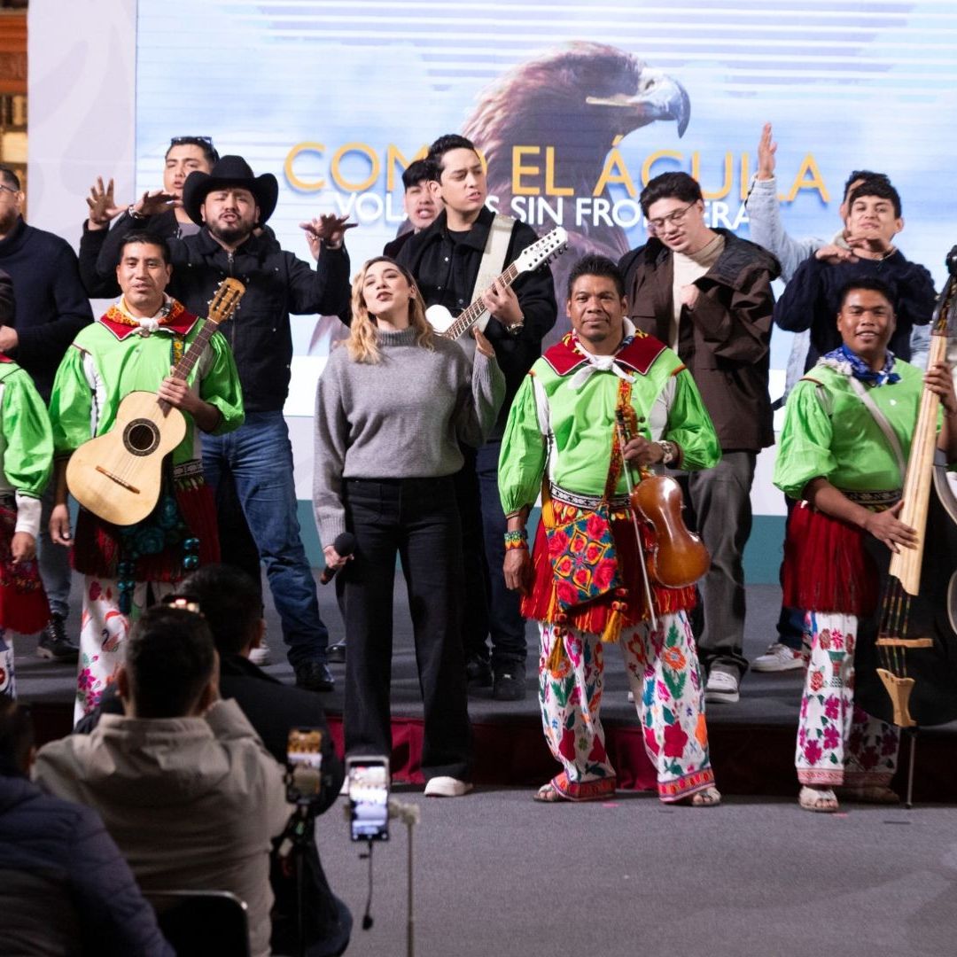 Presentan Himno Migrante: Esta es la Letra de la Canción que se Interpretó en Palacio Nacional