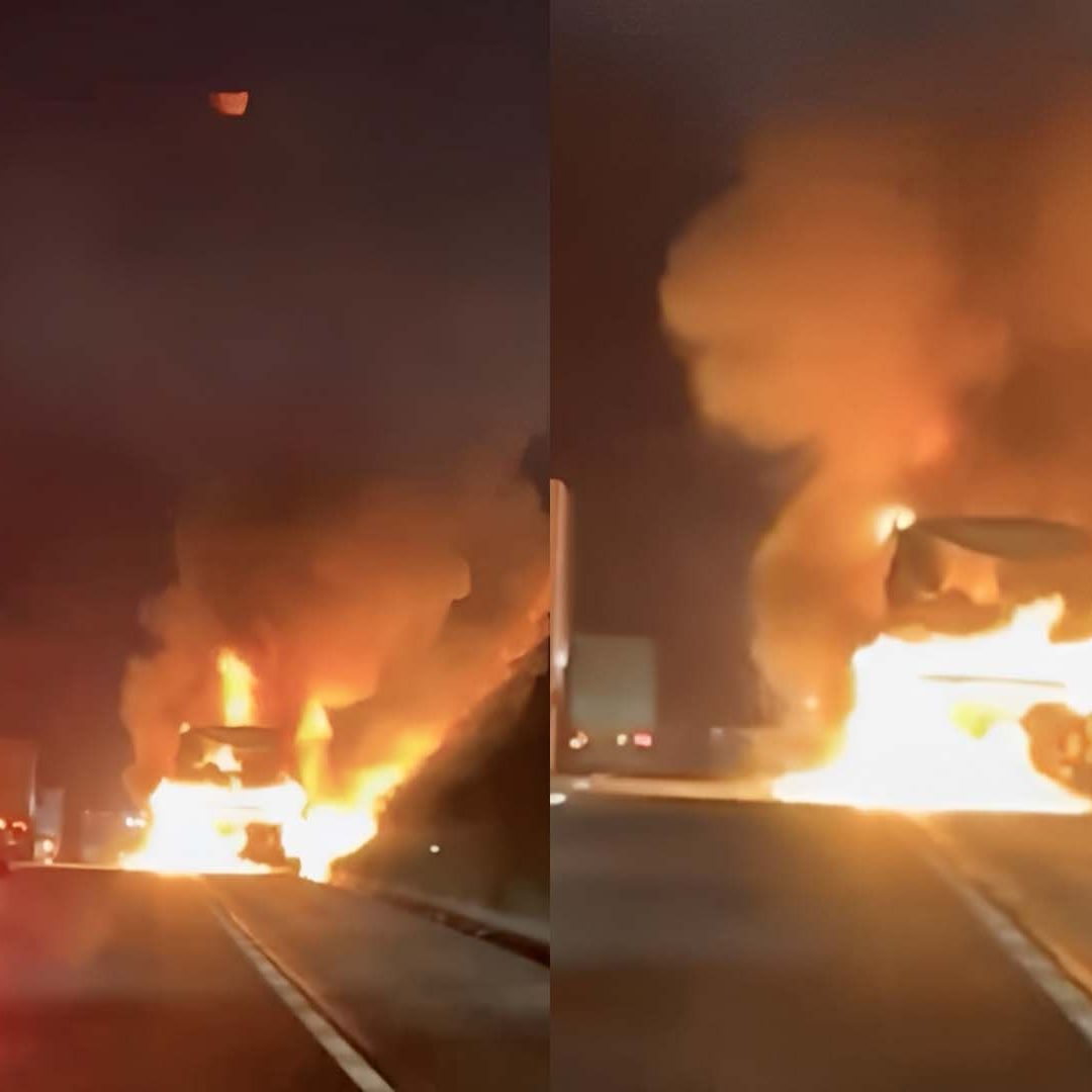 Autobús de Pasajeros se Incendia en Carretera Monterrey-Saltillo