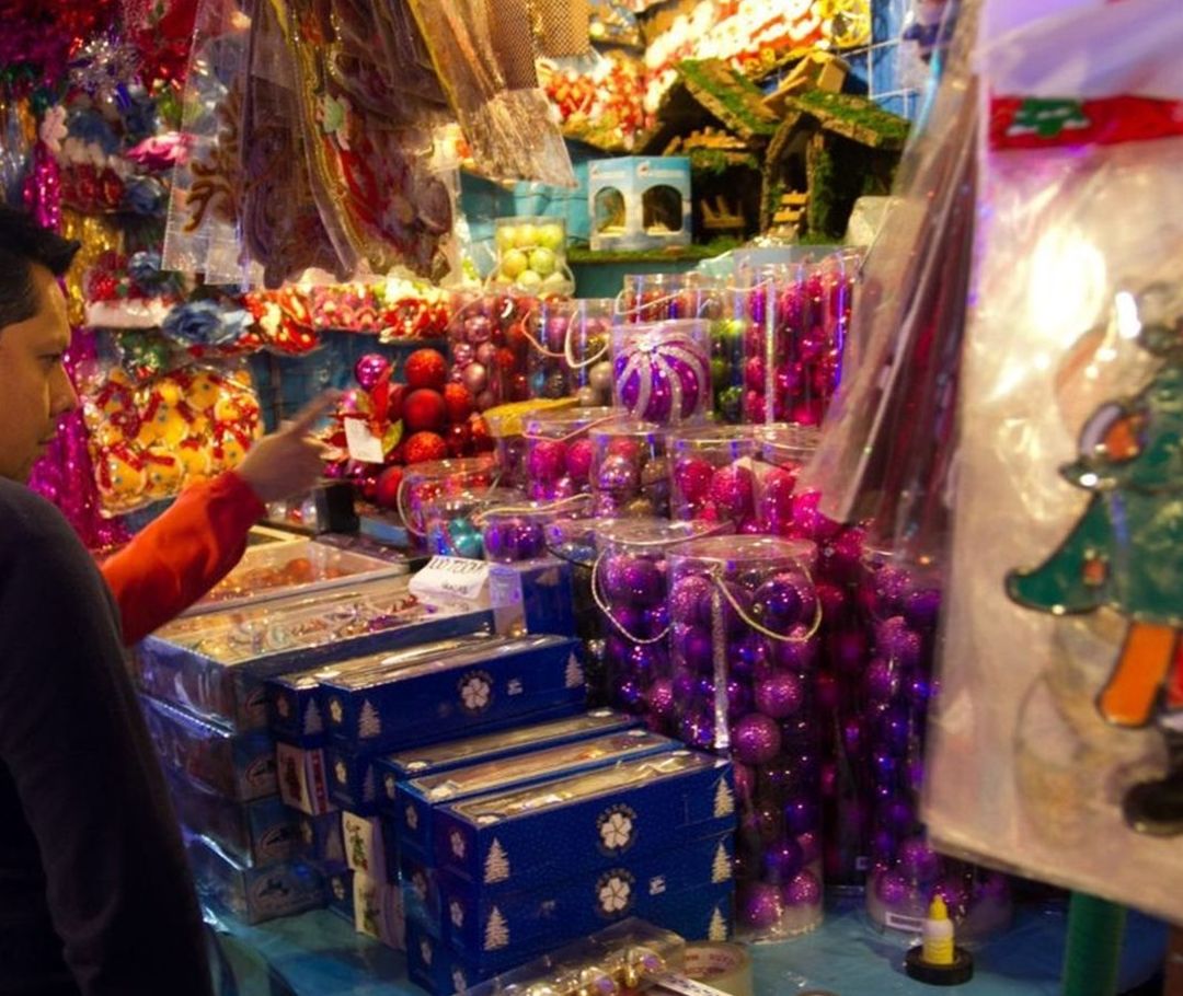 El costo por un árbol artificial puede ir de $62 hasta $3,200 pesos dependiendo del tamaño