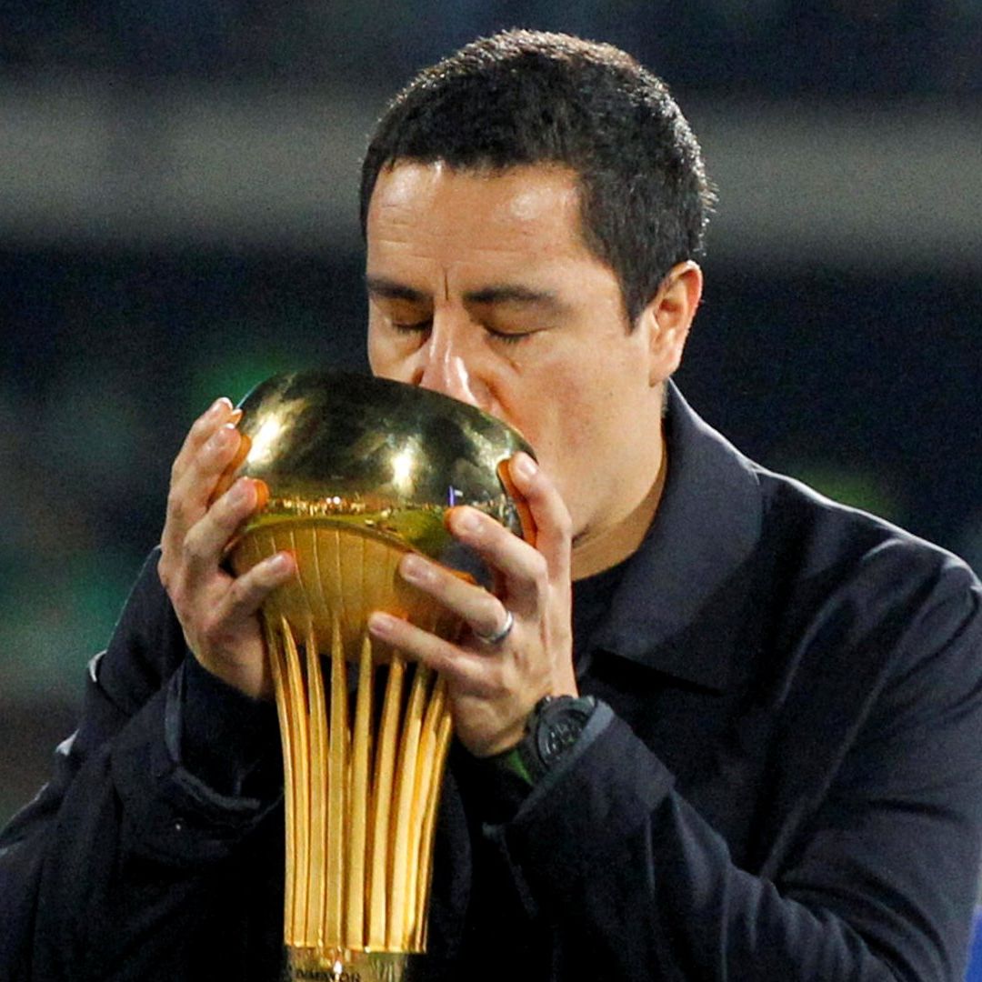Efraín Juárez se une a técnicos mexicanos campeones en el extranjero