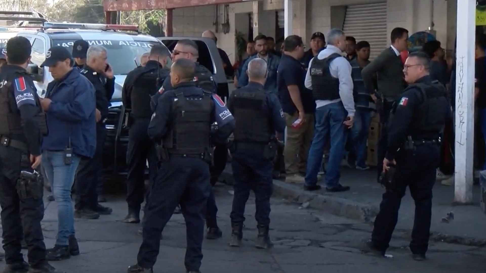 os ladrones arrojaron las bolsas con el dinero