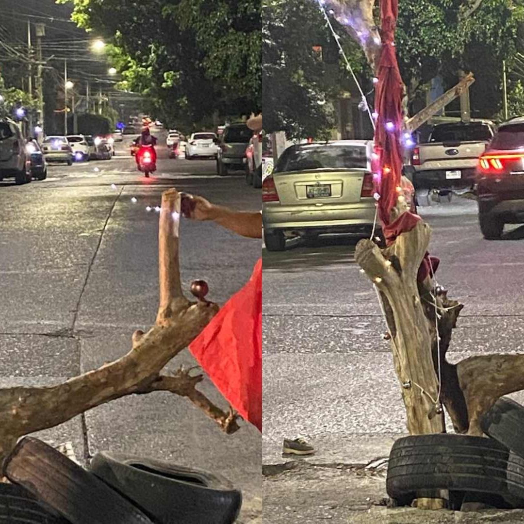 Vecinos adornaron un socavón por Navidad.