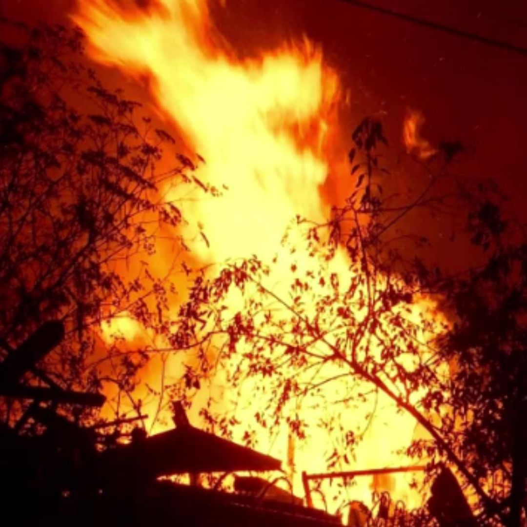 Previo a Nochebuena, Voraz Incendio Consume Hogar en Tijuana