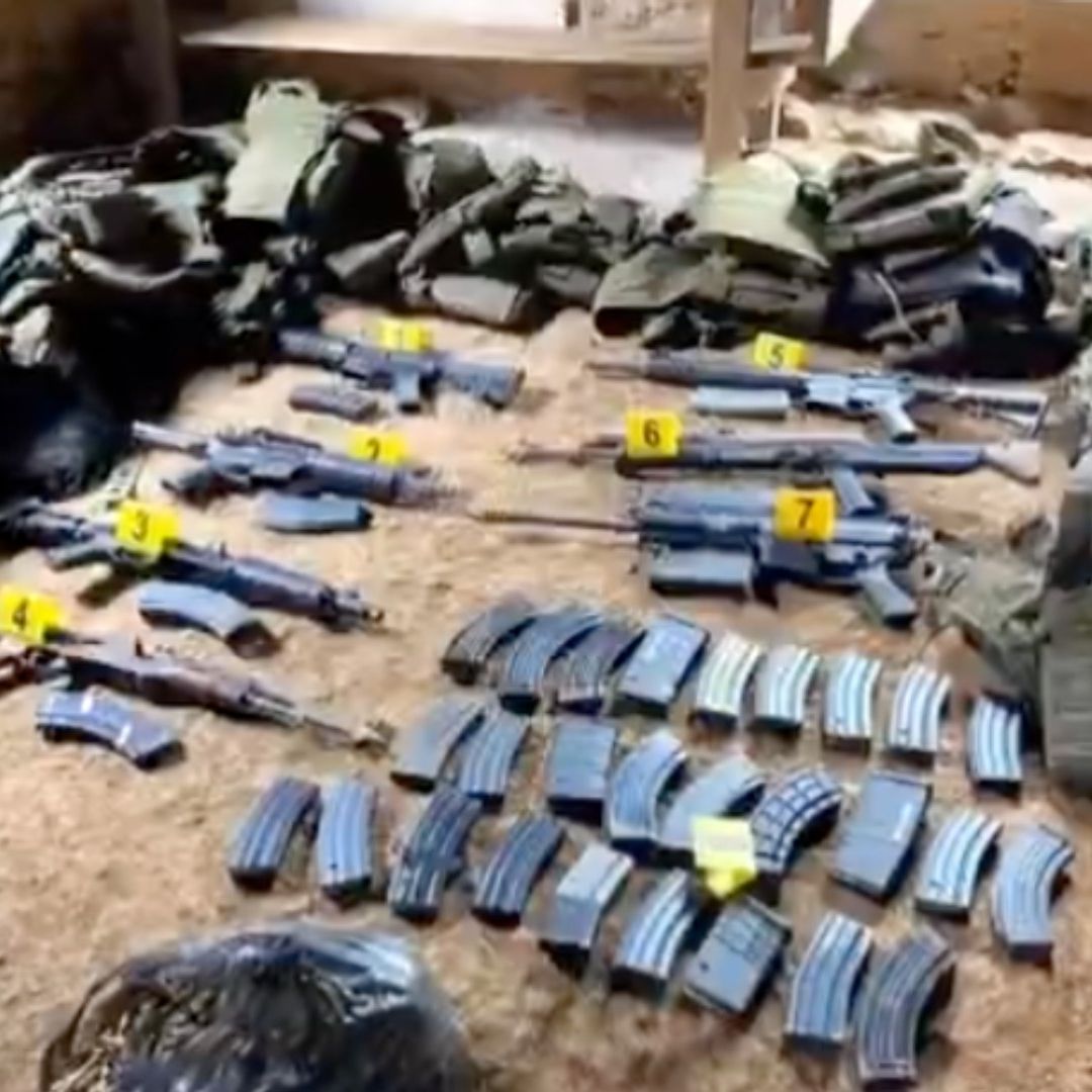 FGR en cateo en un rancho asegura un arsenal en Pantelhó, Chiapa