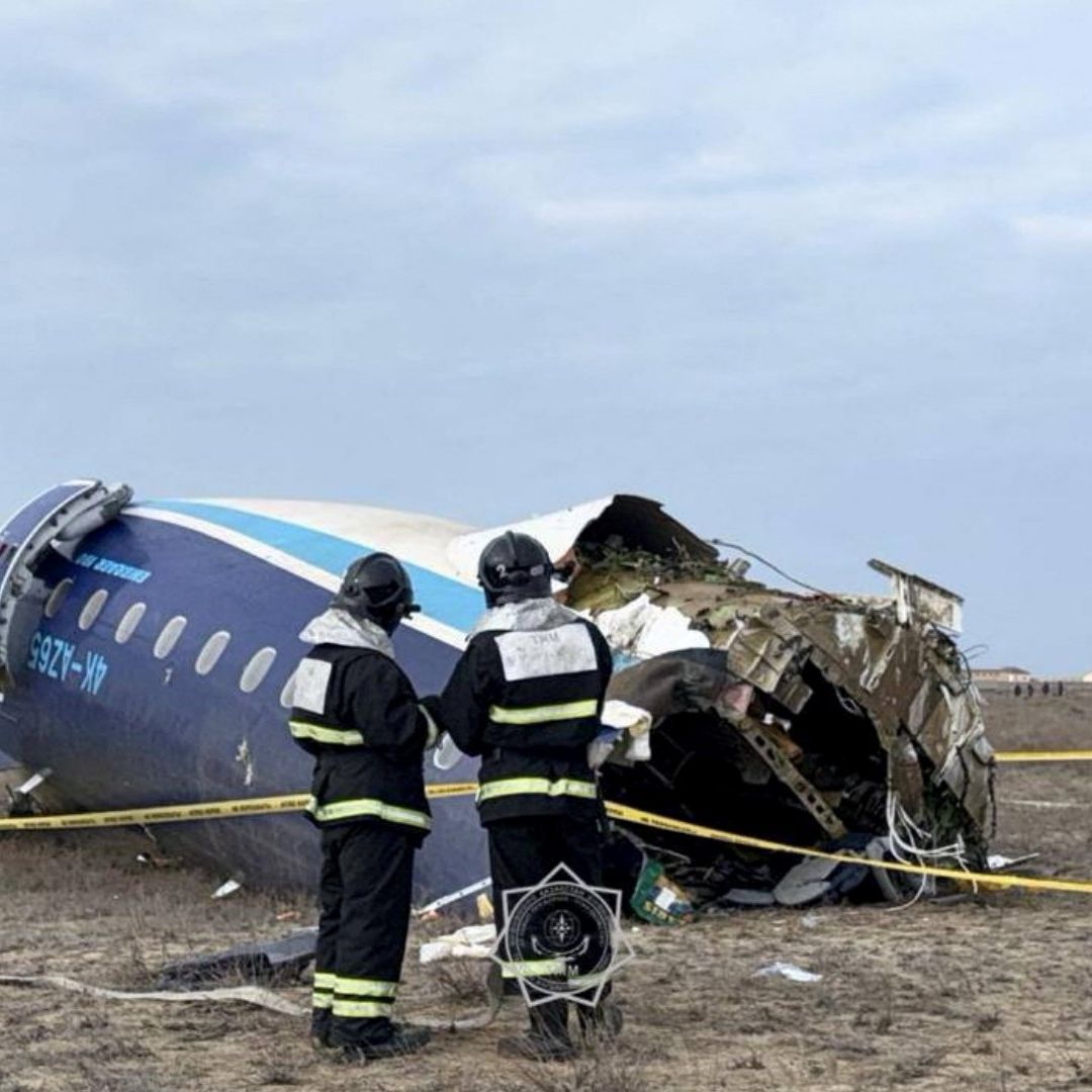 Videos de la caída de avión en Kazajistán