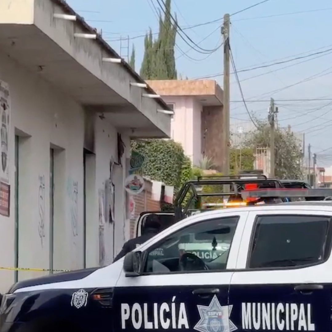 Hombre muere por el humo causado por el incendio en su vivienda en Puebla.