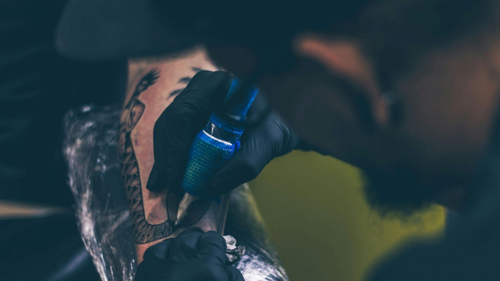 Cuidado de tatuajes en vacaciones